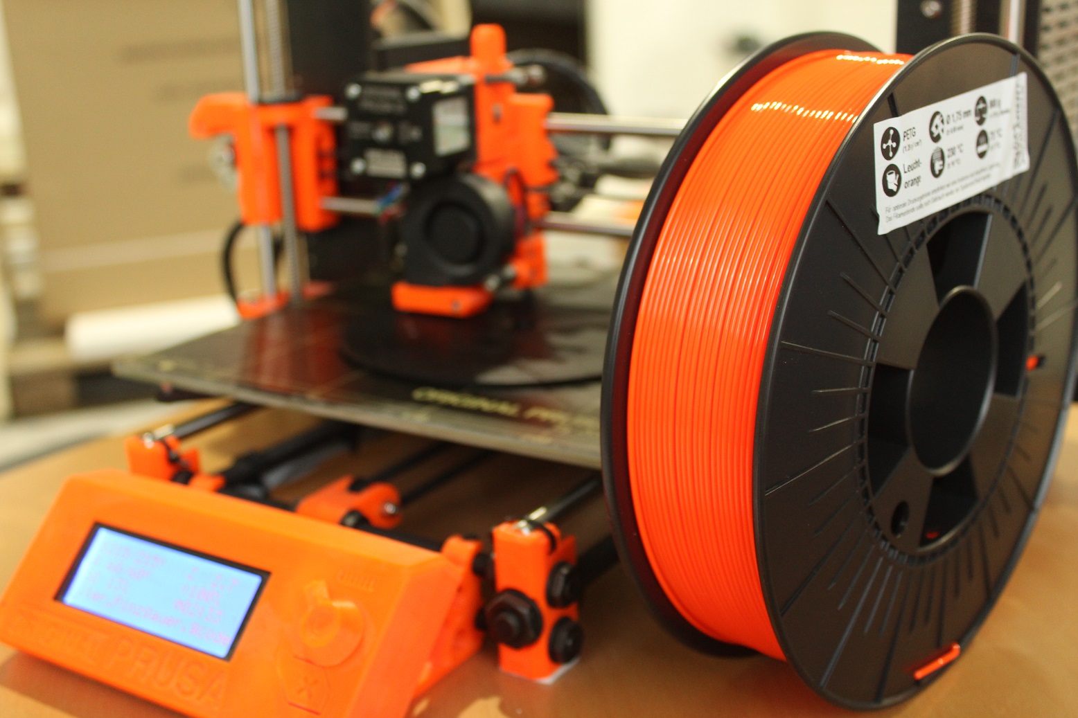 das-filament-petg-filament-1-75-mm-leuchtorange-1-kg image 2